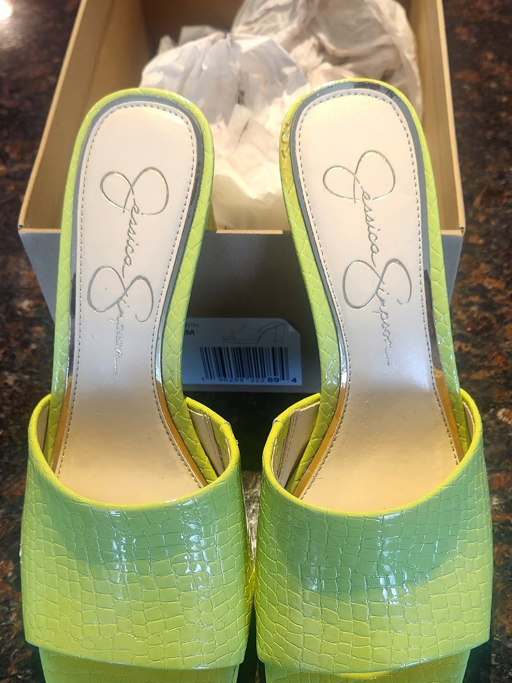 Jessica Simpson NWOT Neon Lime Croc-Embossed Block Heel Mules - Picture 2 of 3